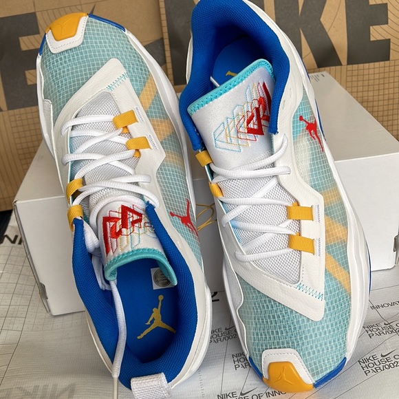 Jordan One Take 4
Basketball Shoes
White/Lagoon Pulse/Gold/ Chile Red
DO7193-164 - Picture 13 of 16